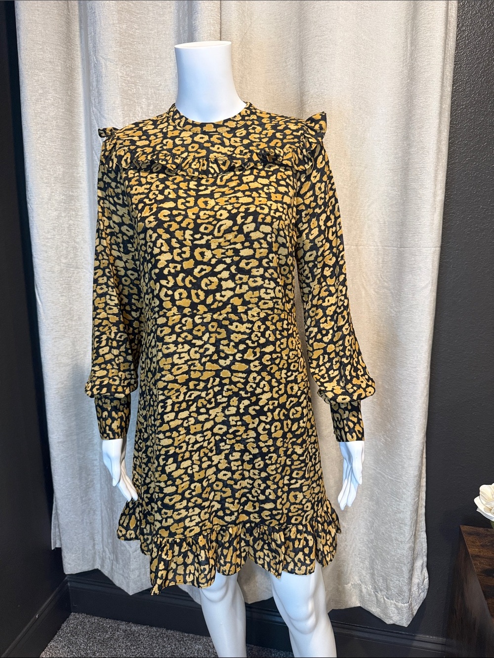 Who What Wear Black and Mustard Leopard Print Long Sleeve Dress